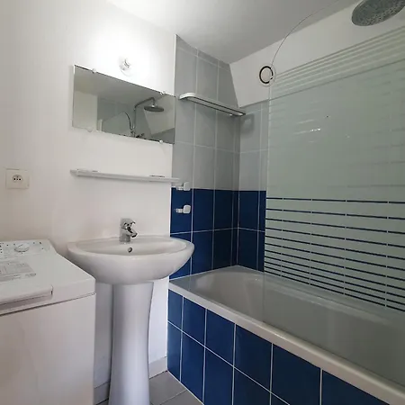 Casa de Férias Charmante Maisonnette Avec Piscine Privee, Proche Et Commerces - Fr-1-476-128 *